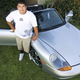 Imagen para el artículo titulado Cómo un chico de 17 años logró intercambiar un teléfono viejo por un Porsche Boxster